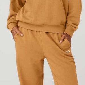 Alo Yoga Accolade Sweatpants – Toffee – XXS